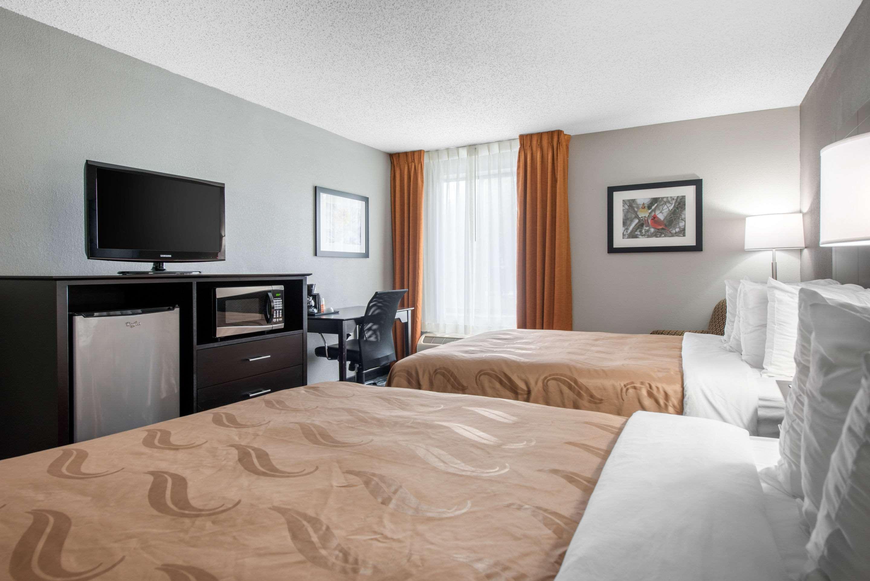 Quality Inn & Suites Brownsburg - Indianapolis West Exteriör bild