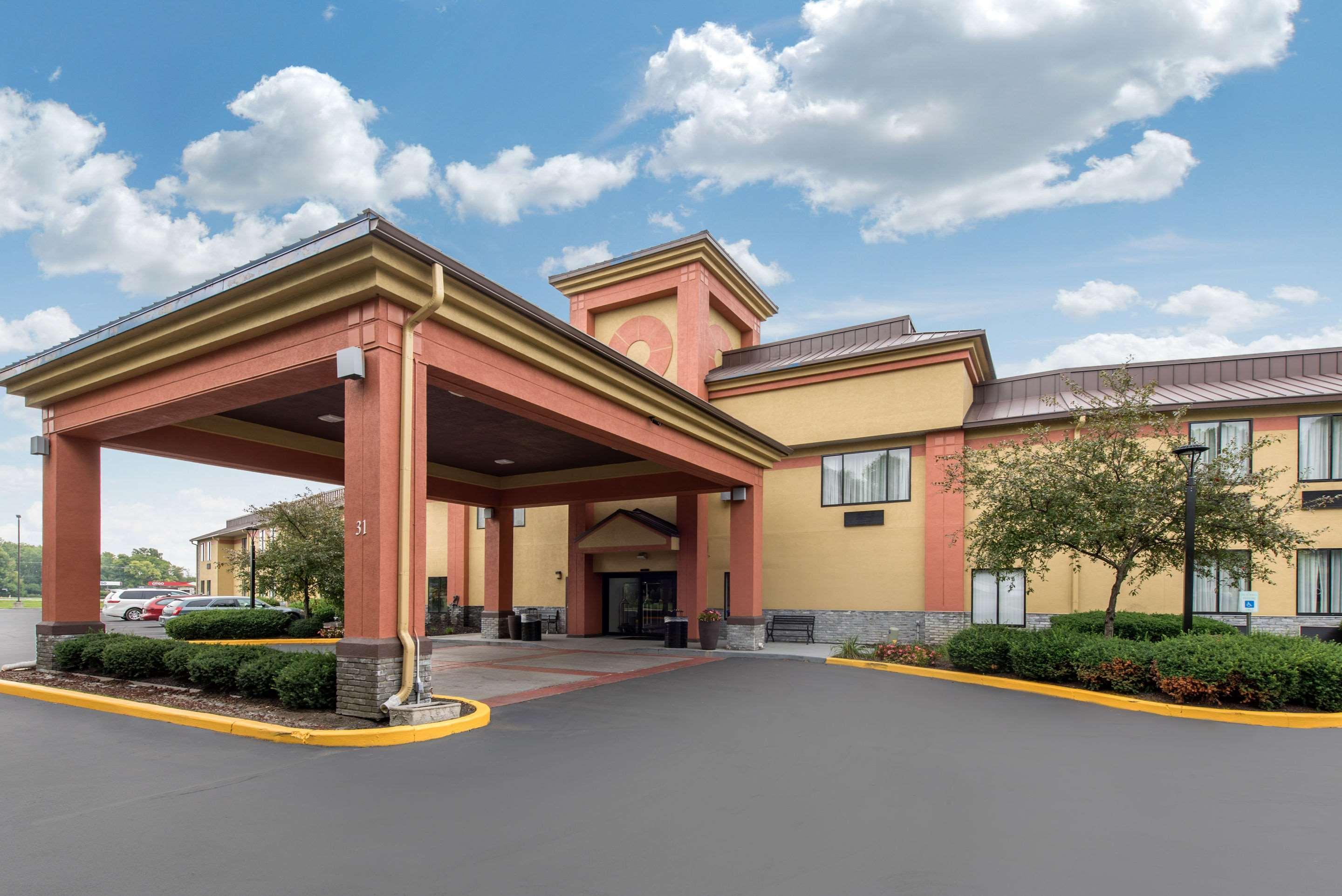 Quality Inn & Suites Brownsburg - Indianapolis West Exteriör bild