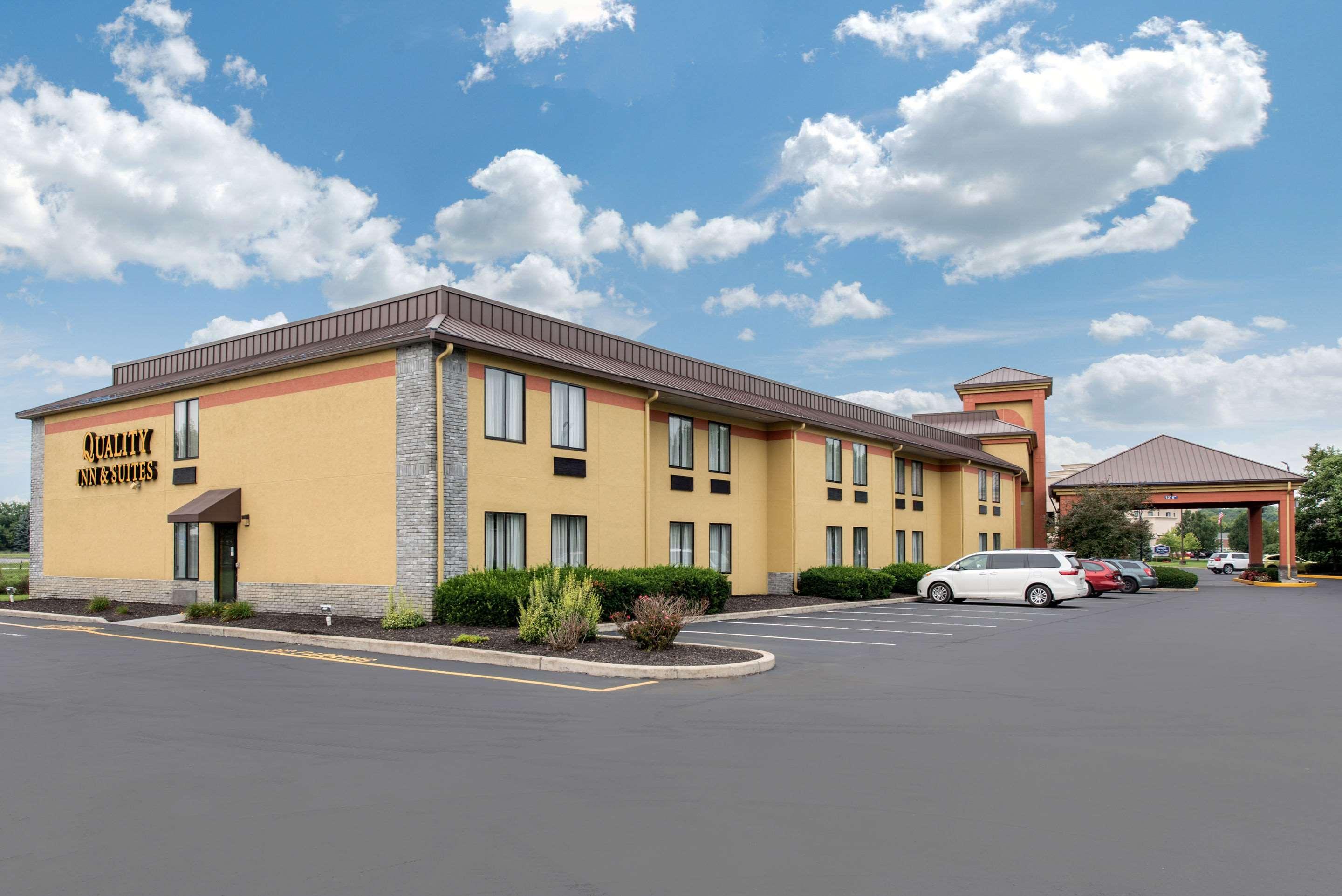 Quality Inn & Suites Brownsburg - Indianapolis West Exteriör bild