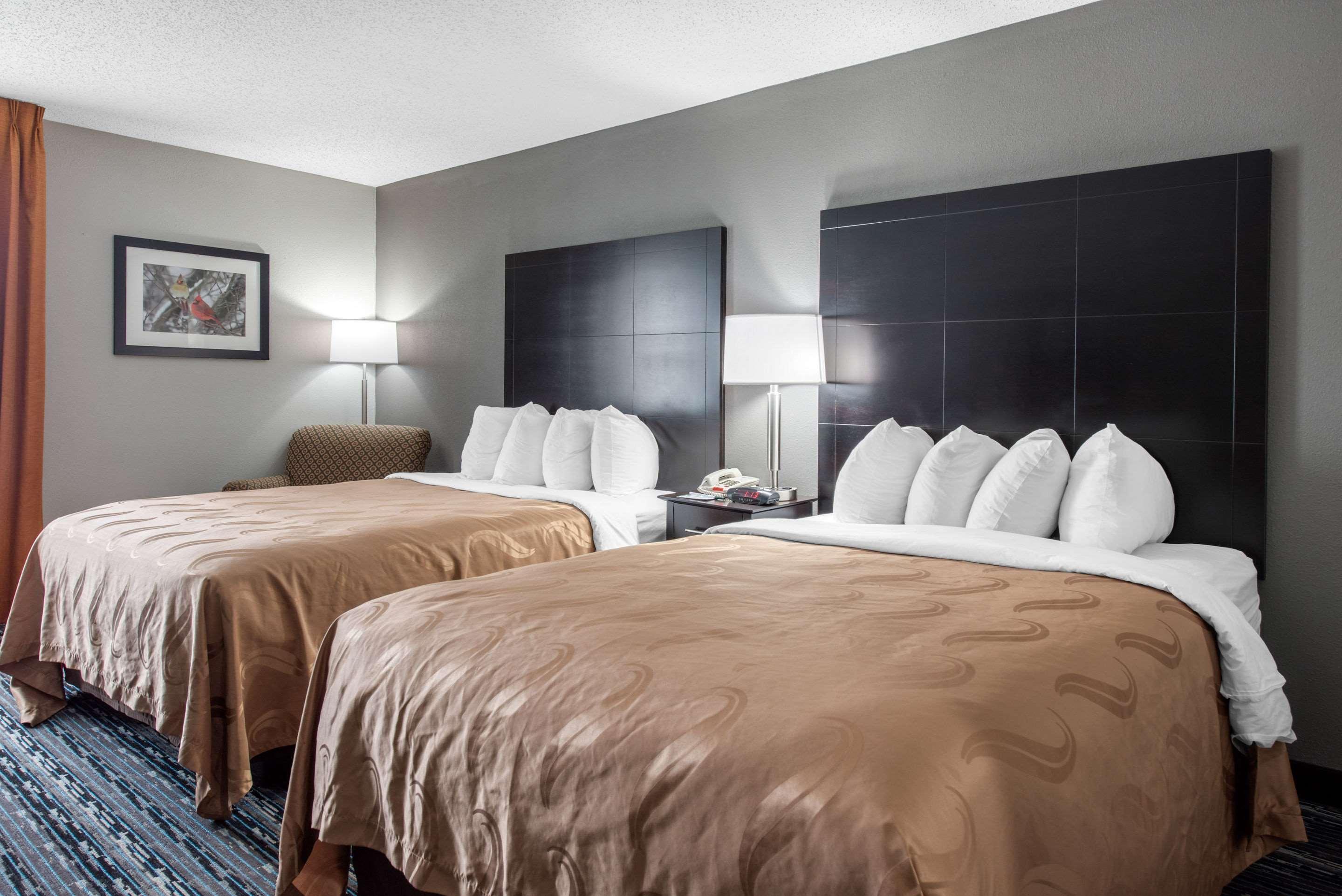 Quality Inn & Suites Brownsburg - Indianapolis West Exteriör bild