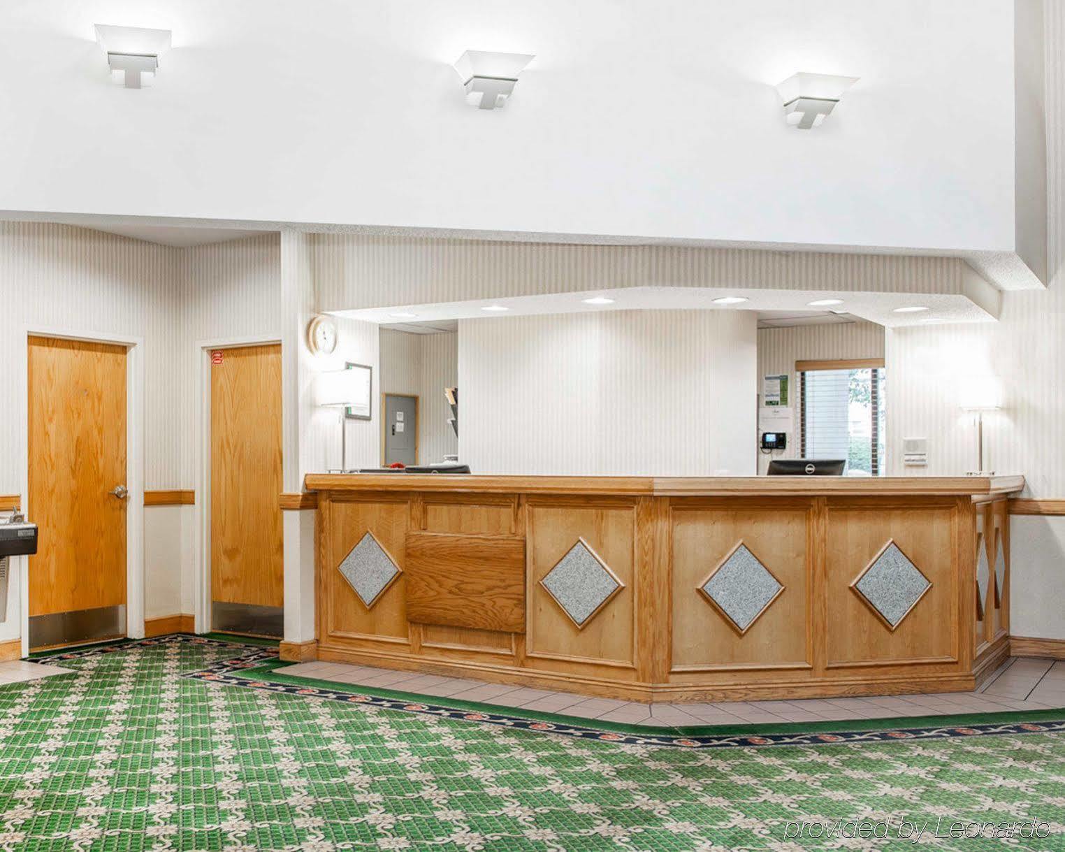 Quality Inn & Suites Brownsburg - Indianapolis West Exteriör bild