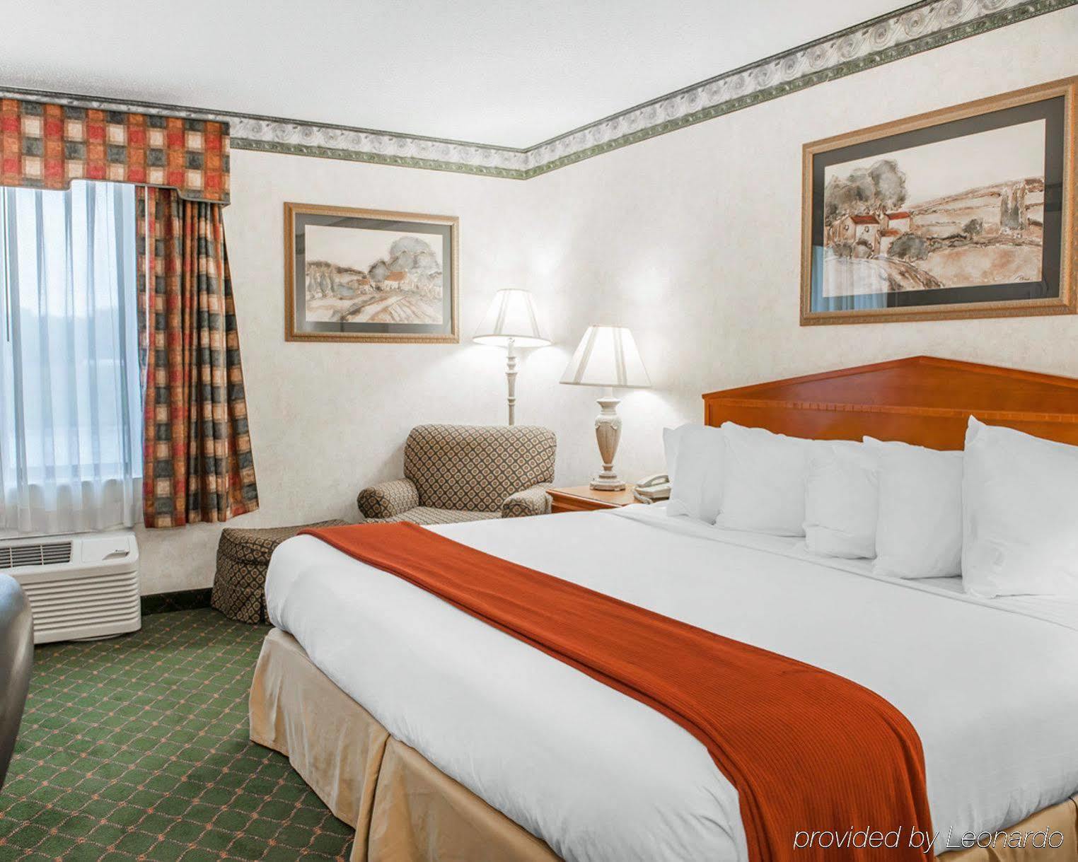 Quality Inn & Suites Brownsburg - Indianapolis West Exteriör bild