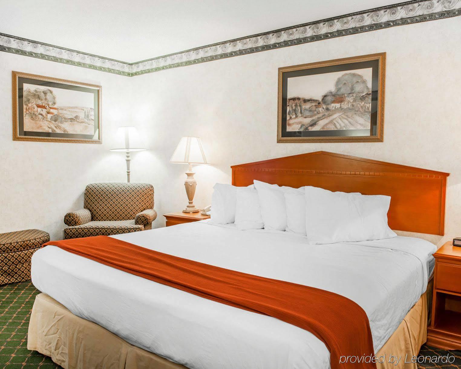 Quality Inn & Suites Brownsburg - Indianapolis West Exteriör bild